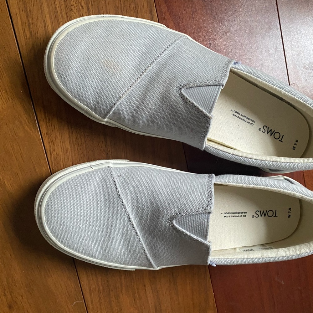Tom’s slip on loafers